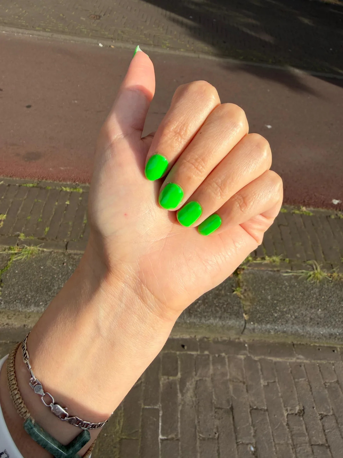 Neongroene french tips op lange nagels